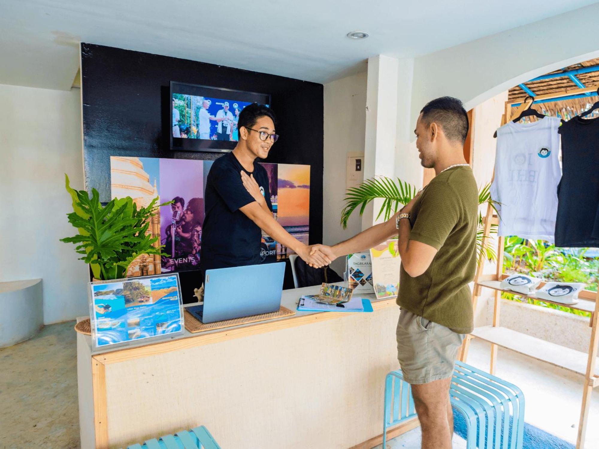 Mad Monkey Panglao Pansiyon Dış mekan fotoğraf